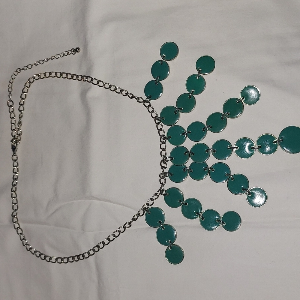 Beautiful teal green necklace - Picture 2 of 2